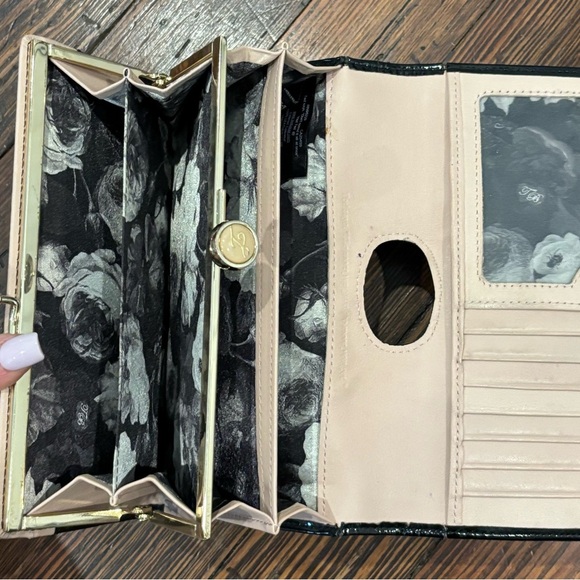 Ted Baker London Black Patent Leather Wallet Clutch With TB Bobble Floral - Picture 5 of 7